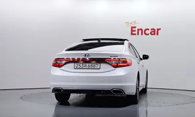 Hyundai Grandeur 2015, 107698 км, за 4293.16 USD