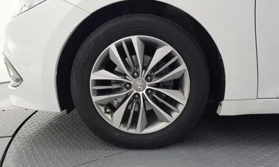 Hyundai Grandeur 2015, 107698 км, за 4293.16 USD