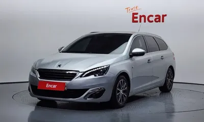 Peugeot 308 · 2015 год