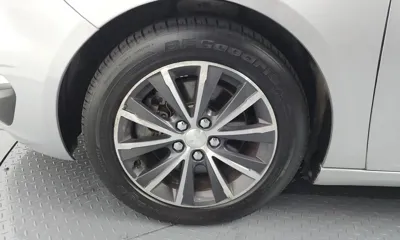 Peugeot 308 2015, 237474 км, за 2317.88 USD
