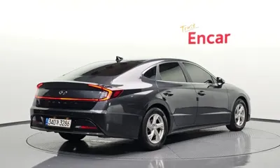 Hyundai Sonata 2022, 117977 км, за 8586.73 USD