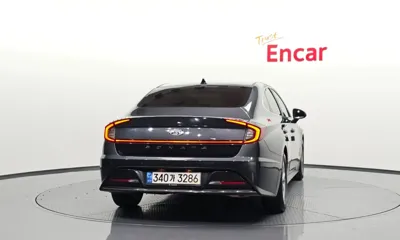 Hyundai Sonata 2022, 117977 км, за 8586.73 USD