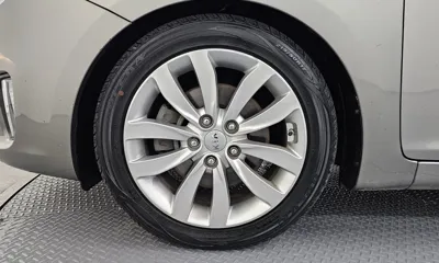 Kia Carens 2014, 180957 км, за 4400.44 USD