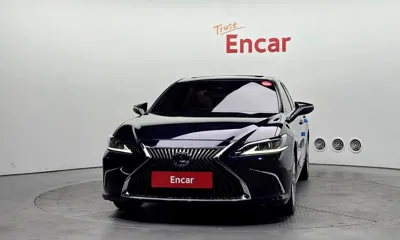 Lexus ES 2019, 109808 км, за 21539.48 USD