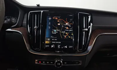 Volvo V60 2021, 109467 км, за 18201.9 USD - фото 13