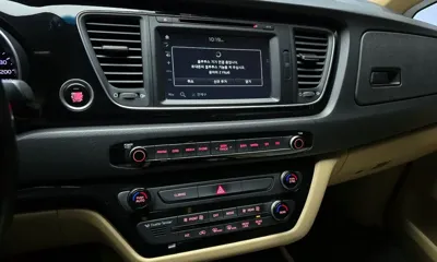 Kia Canival 2015, 114954 км, за 9580.44 USD - фото 14
