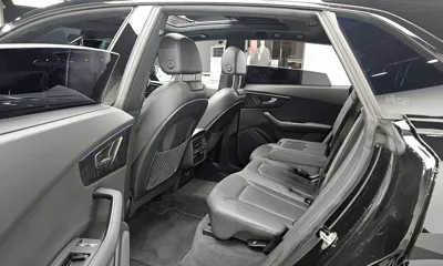 Audi Q8 2023, 44548 км, за 49999.96 USD - фото 11
