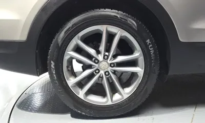 Hyundai Santafe 2016, 137725 км, за 7877.12 USD