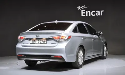 Hyundai Sonata 2016, 29175 км, за 8913.11 USD