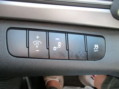 Hyundai Avante 2017, 147000 км, за 4748.9 USD - фото 16