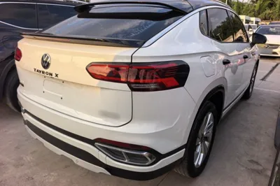Volkswagen T-Roc 2023, 27900 км, за 14469 USD