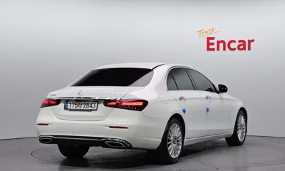 Mercedes-Benz E-Class 2021, 57173 км, за 24222.13 USD
