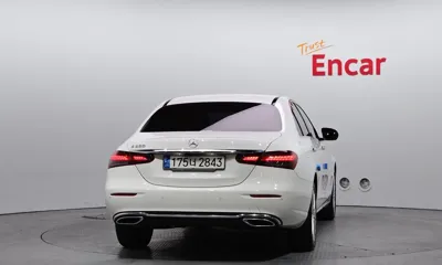 Mercedes-Benz E-Class 2021, 57173 км, за 24222.13 USD