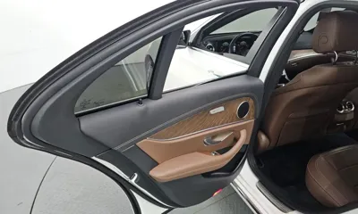 Mercedes-Benz E-Class 2021, 57173 км, за 24222.13 USD - фото 25