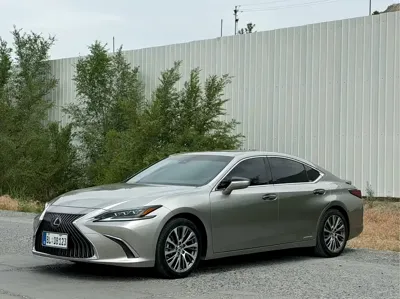 Lexus ES · 2019 год