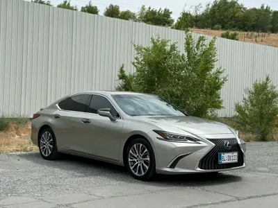 Lexus ES 2019, 70000 км, за 24719.94 USD
