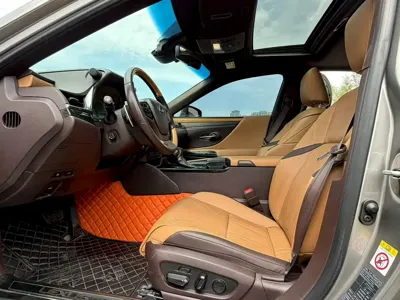 Lexus ES 2019, 70000 км, за 24719.94 USD