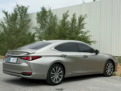 Lexus ES 2019, 70000 км, за 24719.94 USD - фото 9