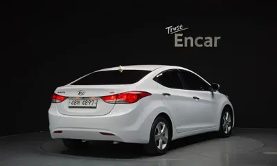 Hyundai Avante 2014, 48245 км, за 4561.08 USD