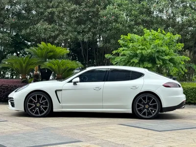 Porsche Panamera 2014, 130000 км, за 21838.75 USD