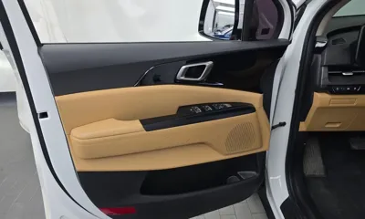 Kia Canival 2023, 66392 км, за 16214.1 USD - фото 24