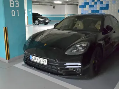 Porsche Panamera · 2021 год