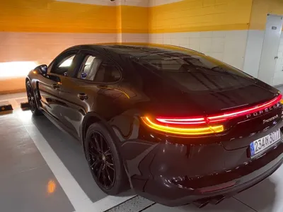 Porsche Panamera 2021, 60000 км, за 65642.64 USD