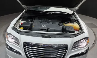 Chrysler 300C 2013, 98876 км, за 5153.62 USD - фото 6
