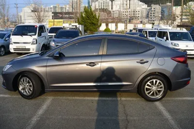 Hyundai Avante 2019, 111196 км, за 7035.83 USD