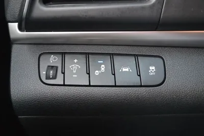 Hyundai Avante 2019, 111196 км, за 7035.83 USD - фото 12