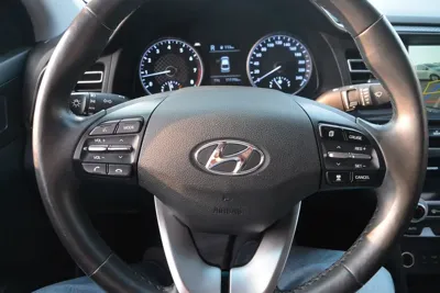 Hyundai Avante 2019, 111196 км, за 7035.83 USD - фото 17
