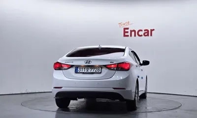 Hyundai Avante 2016, 86425 км, за 4427.95 USD