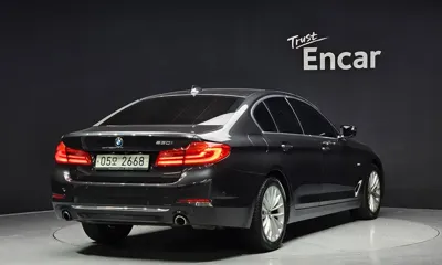 BMW 5-Series 2018, 130437 км, за 13130.58 USD