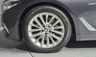 BMW 5-Series 2018, 130437 км, за 13130.58 USD