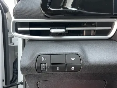 Hyundai Elantra 2022, 25000 км, за 12295.68 USD - фото 9