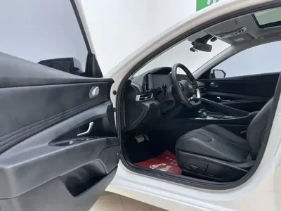 Hyundai Elantra 2022, 25000 км, за 12295.68 USD - фото 10