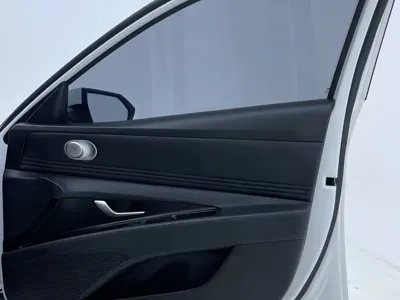 Hyundai Elantra 2022, 25000 км, за 12295.68 USD - фото 20
