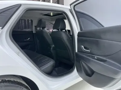 Hyundai Elantra 2022, 25000 км, за 12295.68 USD - фото 23