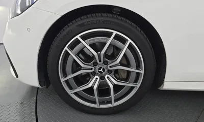 Mercedes-Benz E-Class 2023, 85906 км, за 26250.49 USD