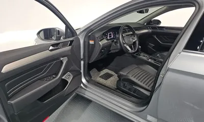 Volkswagen Passat 2021, 12842 км, за 19245.92 USD - фото 10