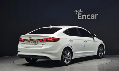 Hyundai Avante 2017, 156893 км, за 5139.22 USD