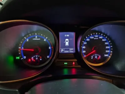 Hyundai Santafe 2014, 226115 км, за 3282.13 USD