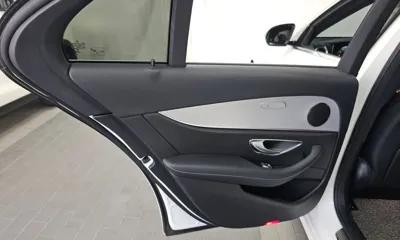 Mercedes-Benz E-Class 2021, 67592 км, за 21327.29 USD - фото 25