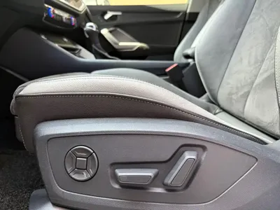 Audi Q3 2022, 14000 км, за 27714.15 USD - фото 20