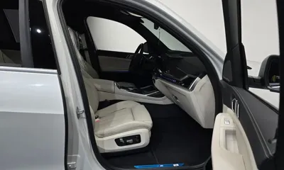 BMW X7 2025, 7651 км, за 83530.67 USD - фото 11