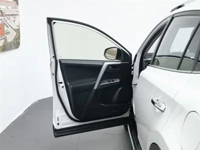 Toyota RAV4 2018, 44700 км, за 10137.17 USD - фото 8