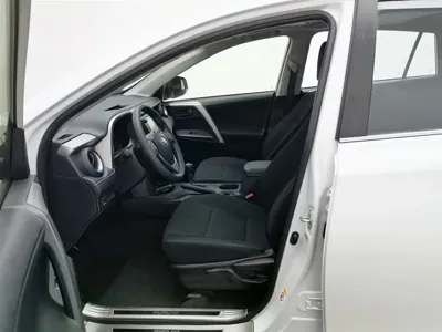 Toyota RAV4 2018, 44700 км, за 10137.17 USD - фото 10