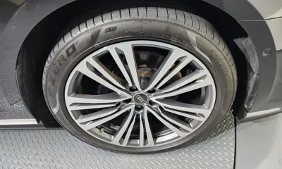 Audi A8 2023, 25482 км, за 51302.3 USD