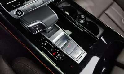 Audi A8 2023, 25482 км, за 51302.3 USD - фото 9
