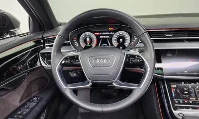 Audi A8 2023, 25482 км, за 51302.3 USD - фото 13